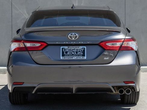 Used 2020 Toyota Camry SE FWD image 4