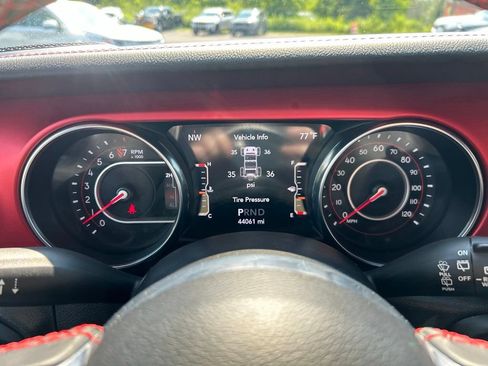 Used 2022 Jeep Wrangler Unlimited Rubicon w/ Cold Weather Group AWD/4WD image 14