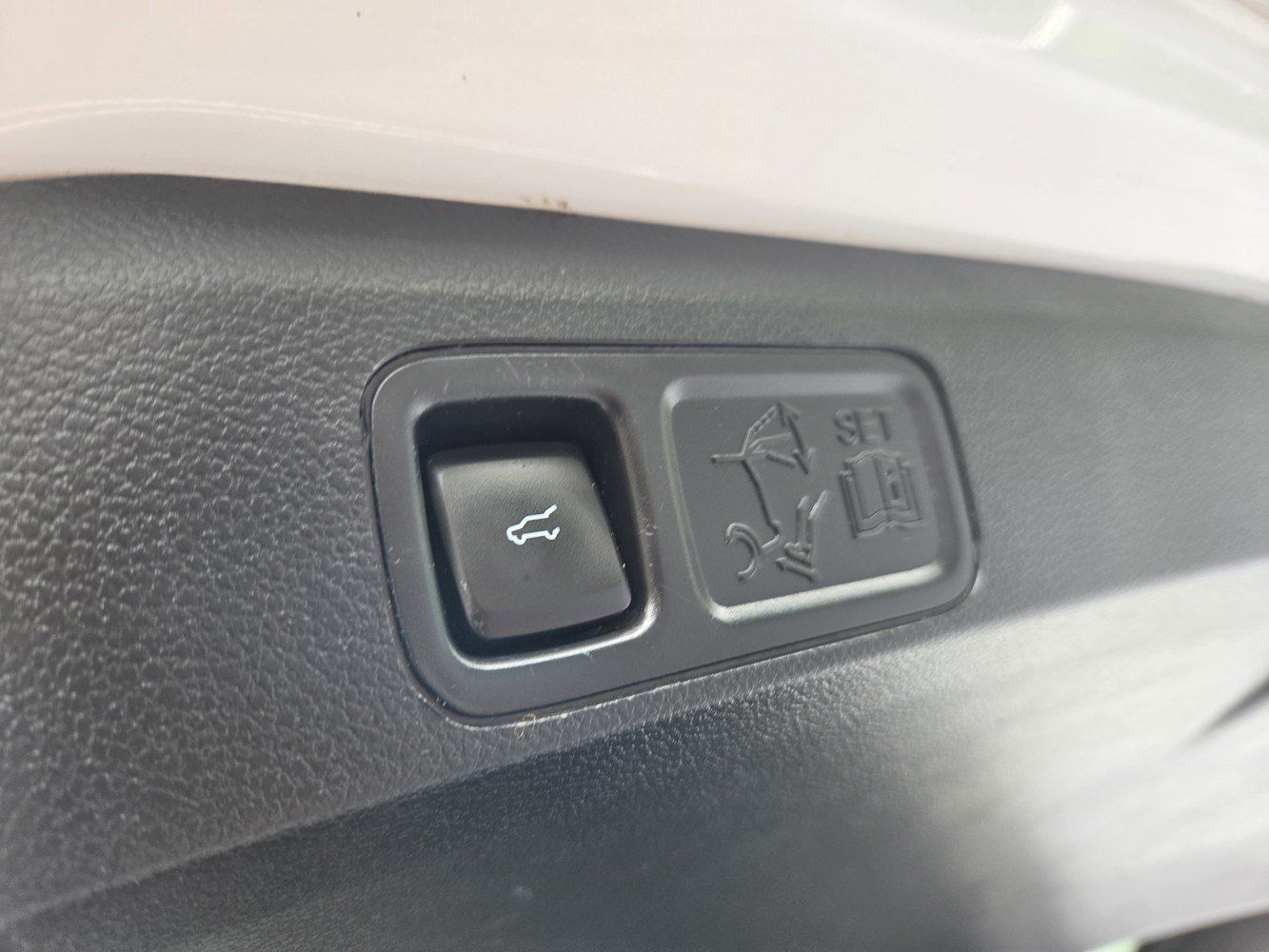 Used 2020 Ford Expedition XLT w/ Equipment Group 202A AWD/4WD image 37