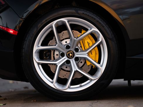 Used 2017 Lamborghini Huracan LP 580-2 image 36