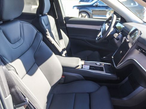 New 2025 Volvo EX90 Plus image 20