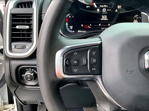 Used 2025 RAM 2500 Laramie AWD/4WD image 14