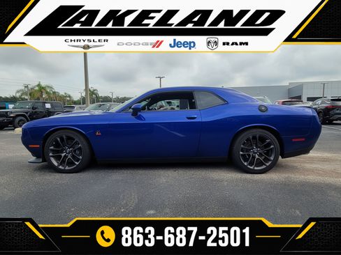 Used 2022 Dodge Challenger R/T Scat Pack w/ Driver Convenience Group RWD image 7