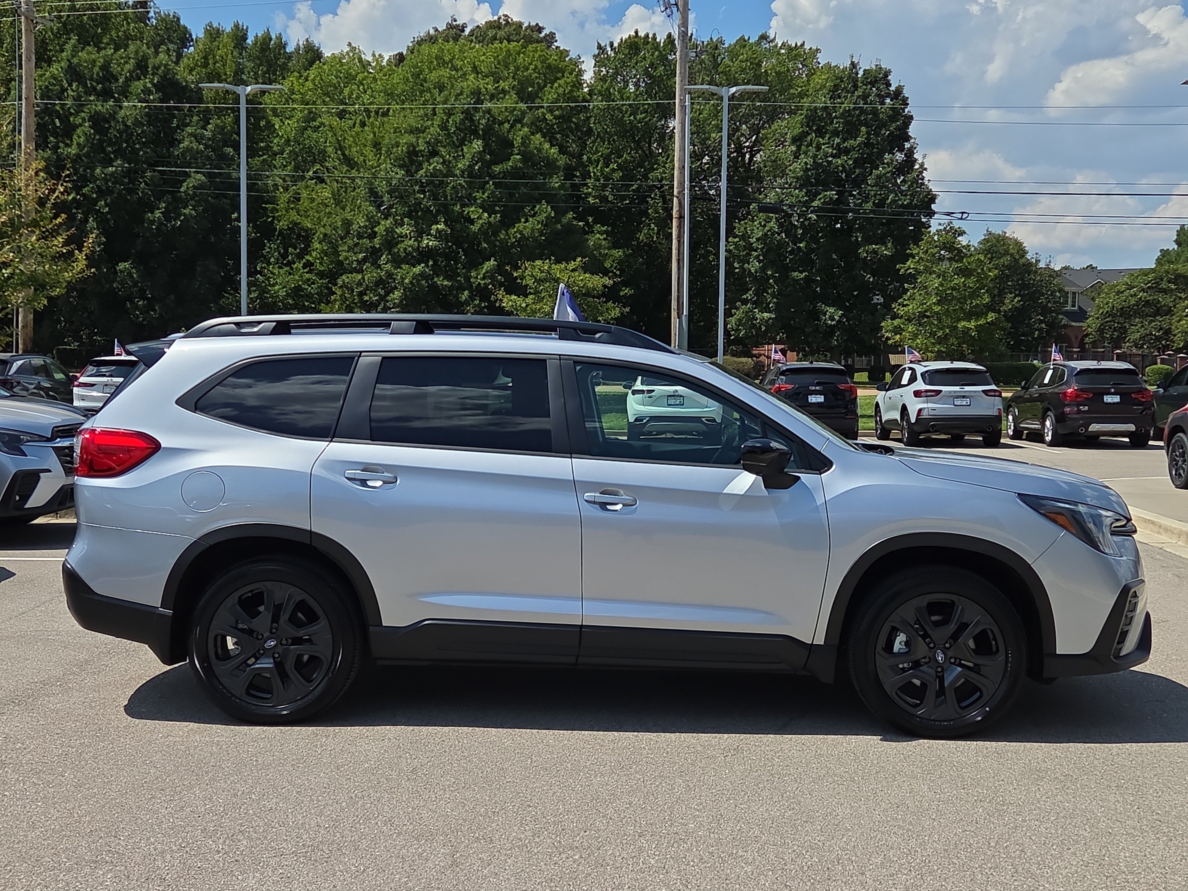 Certified 2025 Subaru Ascent Bronze Edition w/ Onyx Package AWD/4WD image 2