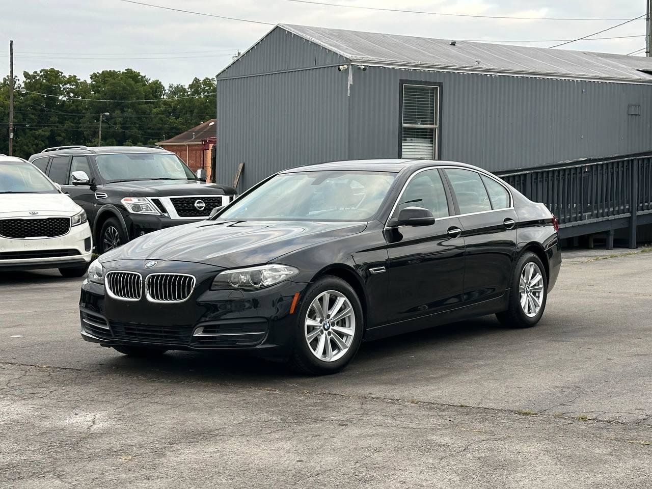 Used 2014 BMW 528i xDrive Sedan AWD/4WD image 1