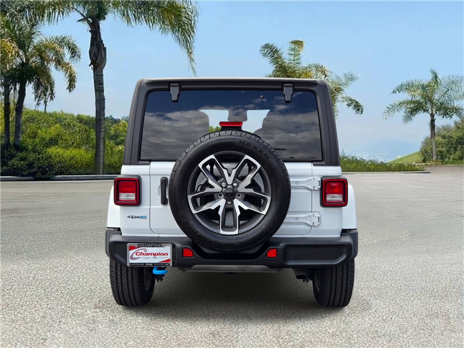 Used 2024 Jeep Wrangler Unlimited AWD/4WD image 5