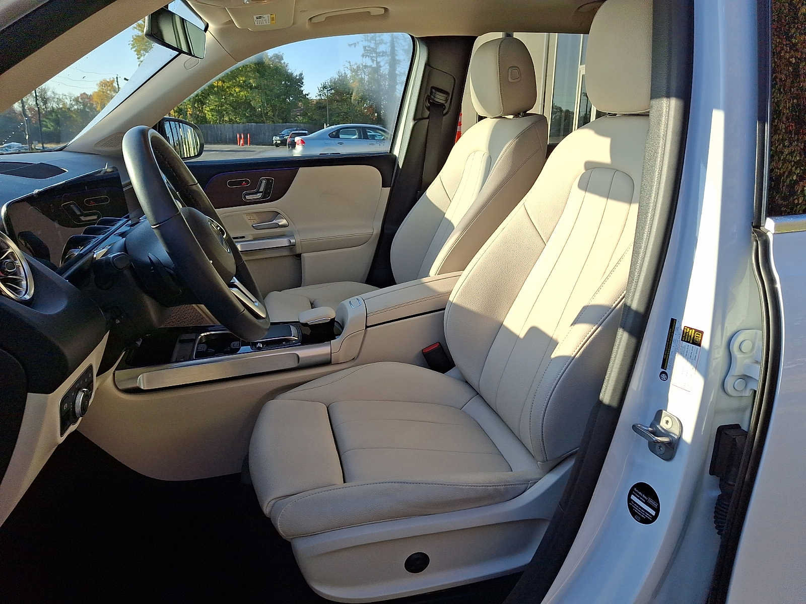 Certified 2023 Mercedes-Benz GLB 250 4MATIC image 10