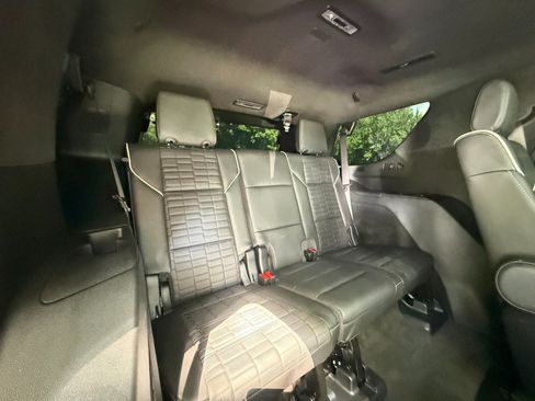 Used 2025 Cadillac Escalade V AWD/4WD image 30