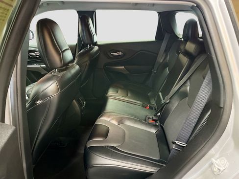 Used 2022 Jeep Cherokee Latitude Lux FWD image 22