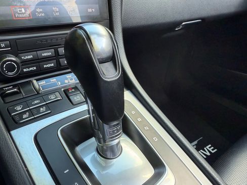 Used 2019 Porsche 718 Boxster image 39