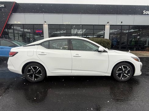 Used 2024 Nissan Sentra SV image 10