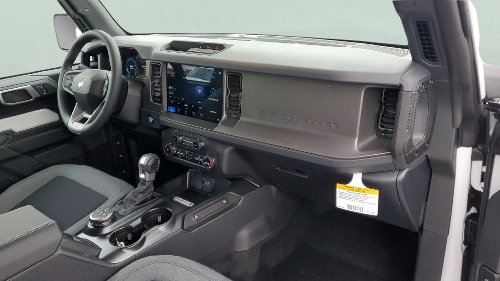 Used 2025 Ford Bronco 2-Door AWD/4WD image 14