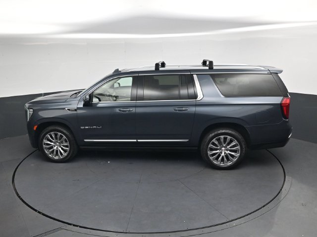 Used 2021 GMC Yukon XL Denali w/ Denali Premium Package AWD/4WD image 28