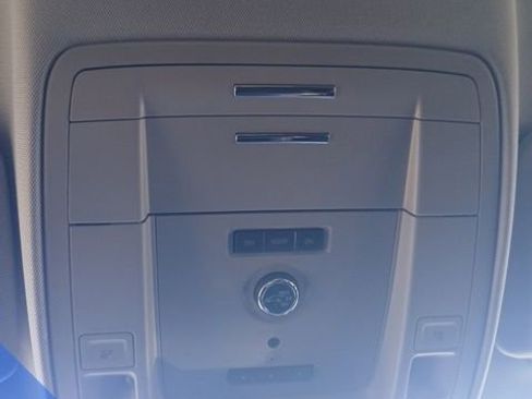 Used 2020 GMC Yukon SLT w/ Premium Edition image 28