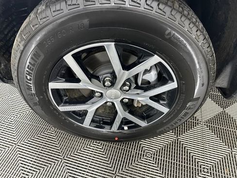 New 2026 Jeep Grand Cherokee Limited AWD/4WD image 2