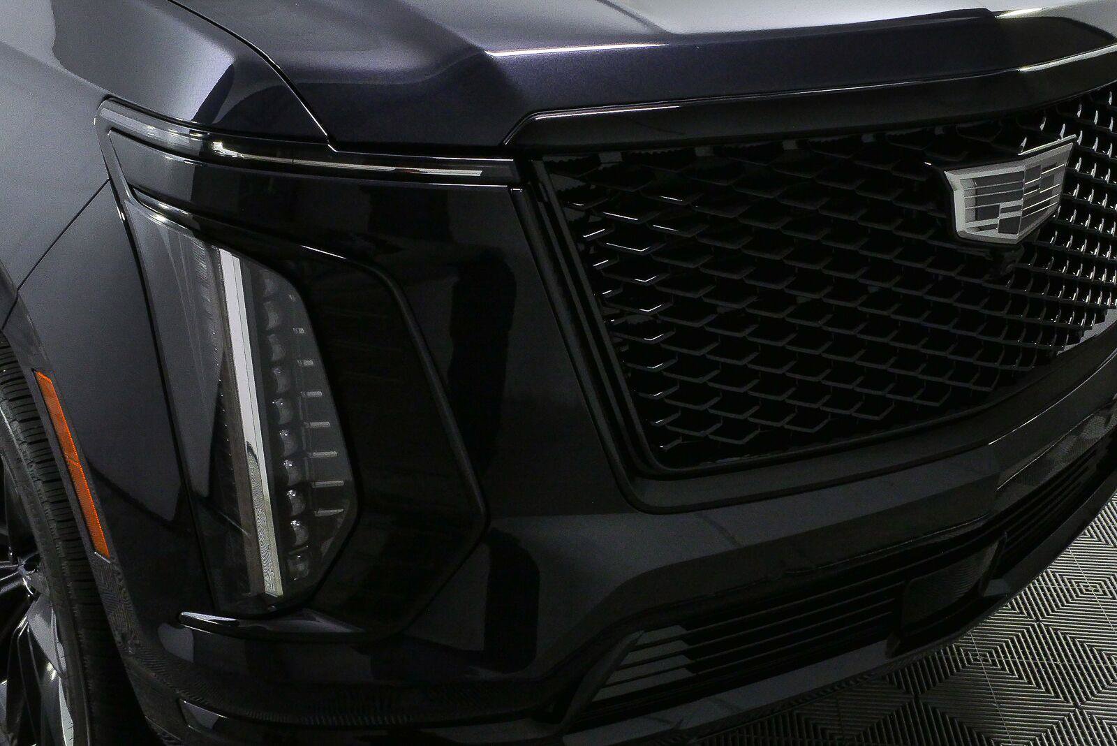 Used 2026 Cadillac Escalade ESV Platinum Sport w/ LPO, ONYX Package AWD/4WD image 35