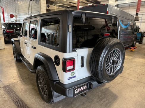 Used 2024 Jeep Wrangler Unlimited Sport AWD/4WD image 30
