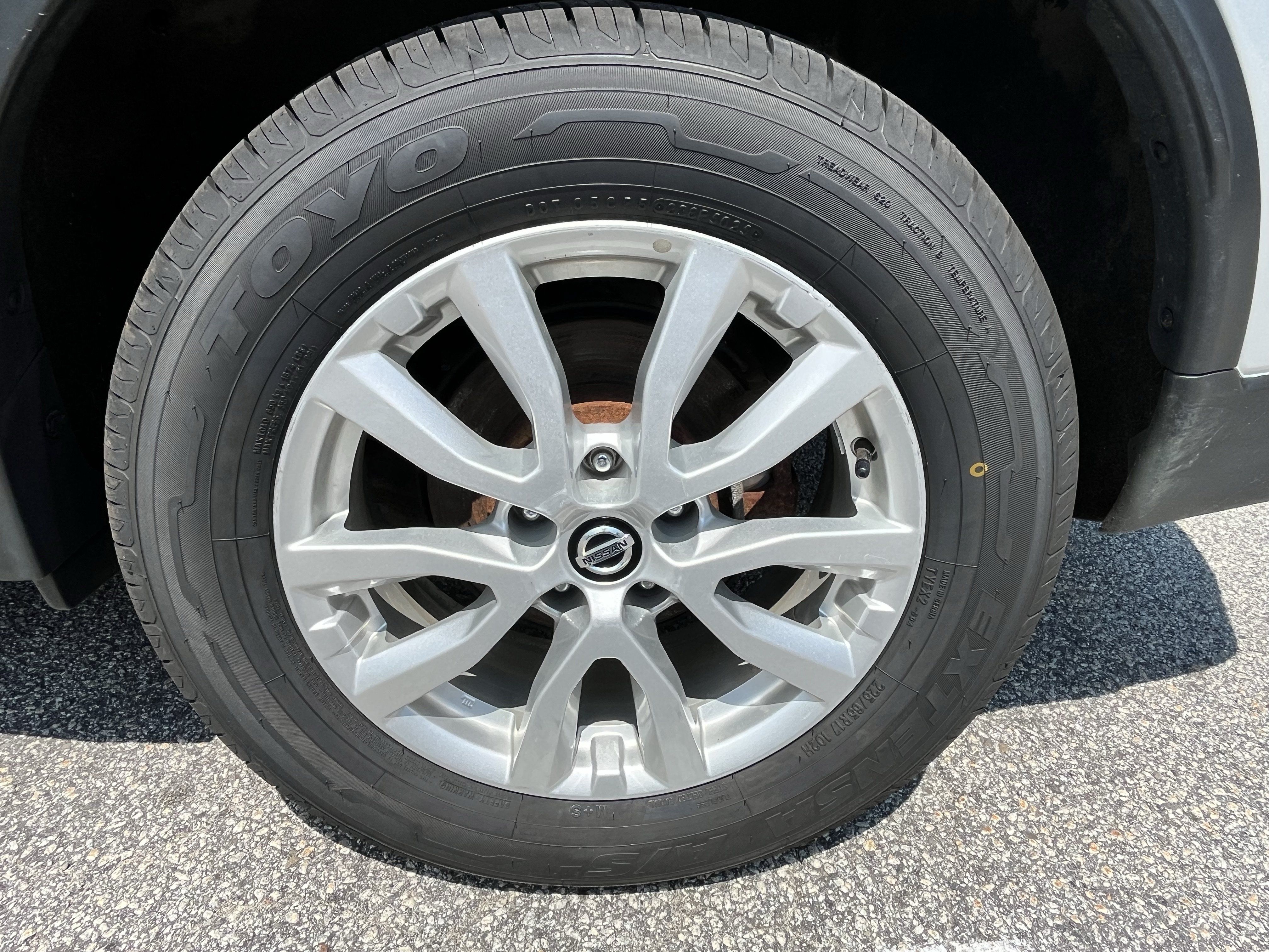 Used 2020 Nissan Rogue SV AWD/4WD image 11