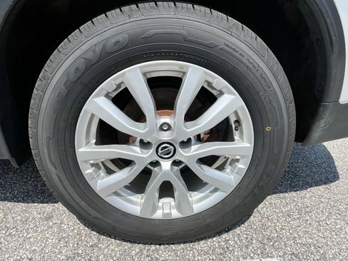 Used 2020 Nissan Rogue SV AWD/4WD image 11