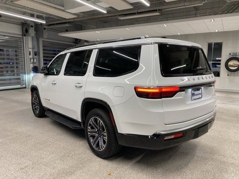 Used 2024 Jeep Wagoneer Series II image 11