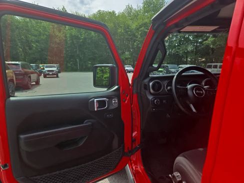 Used 2023 Jeep Wrangler Unlimited w/ Cold Weather Group AWD/4WD image 17