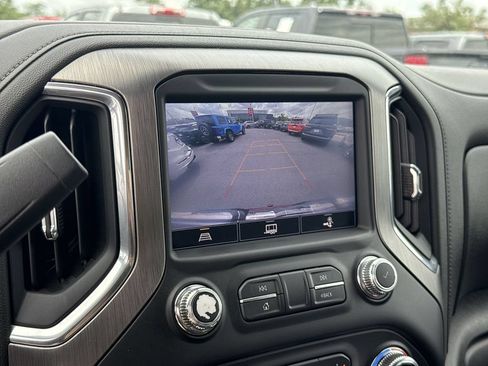 Used 2022 GMC Sierra 1500 Denali w/ Denali Premium Package AWD/4WD image 17