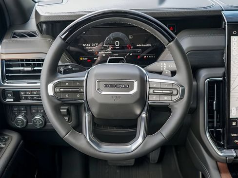 New 2026 GMC Yukon Denali w/ Denali Reserve Package AWD/4WD image 23