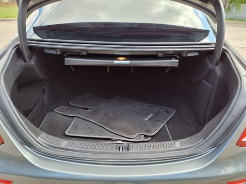 Used 2017 Mercedes-Benz E 300 image 10