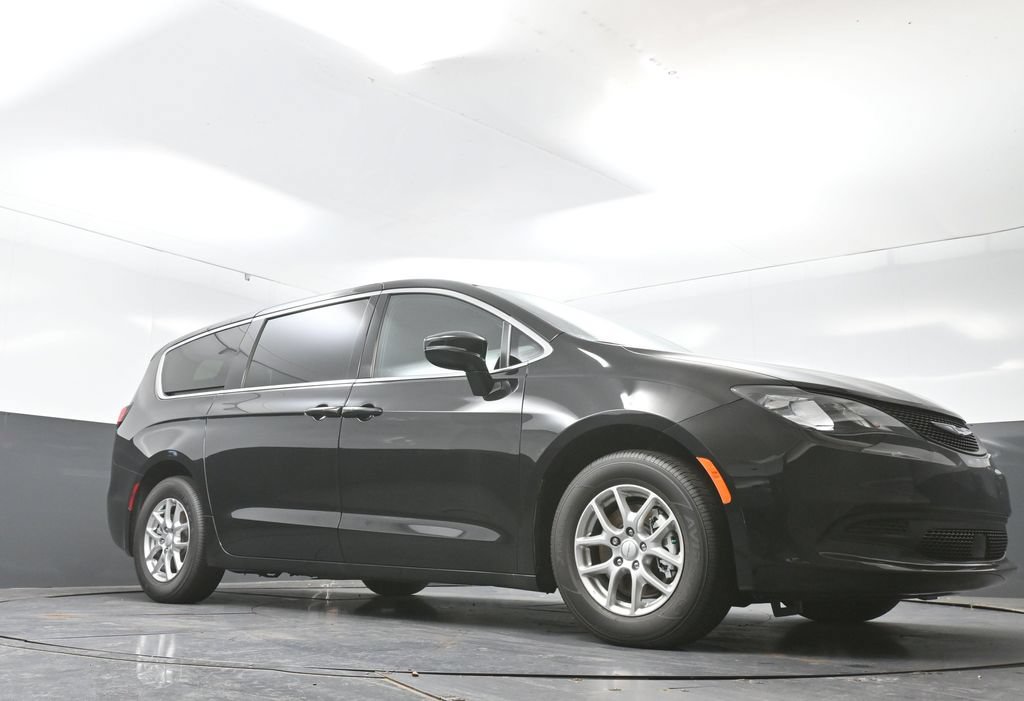New 2027 Chrysler Pacifica LX FWD image 38