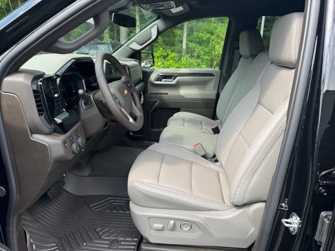 New 2026 Chevrolet Silverado 1500 LT w/ Leather Package AWD/4WD image 11