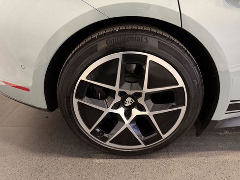 Certified 2025 Porsche Taycan image 12