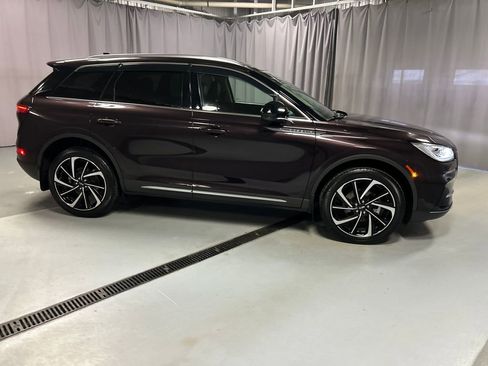 Used 2023 Lincoln Corsair Reserve image 8