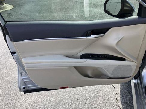 Certified 2020 Toyota Camry LE image 13