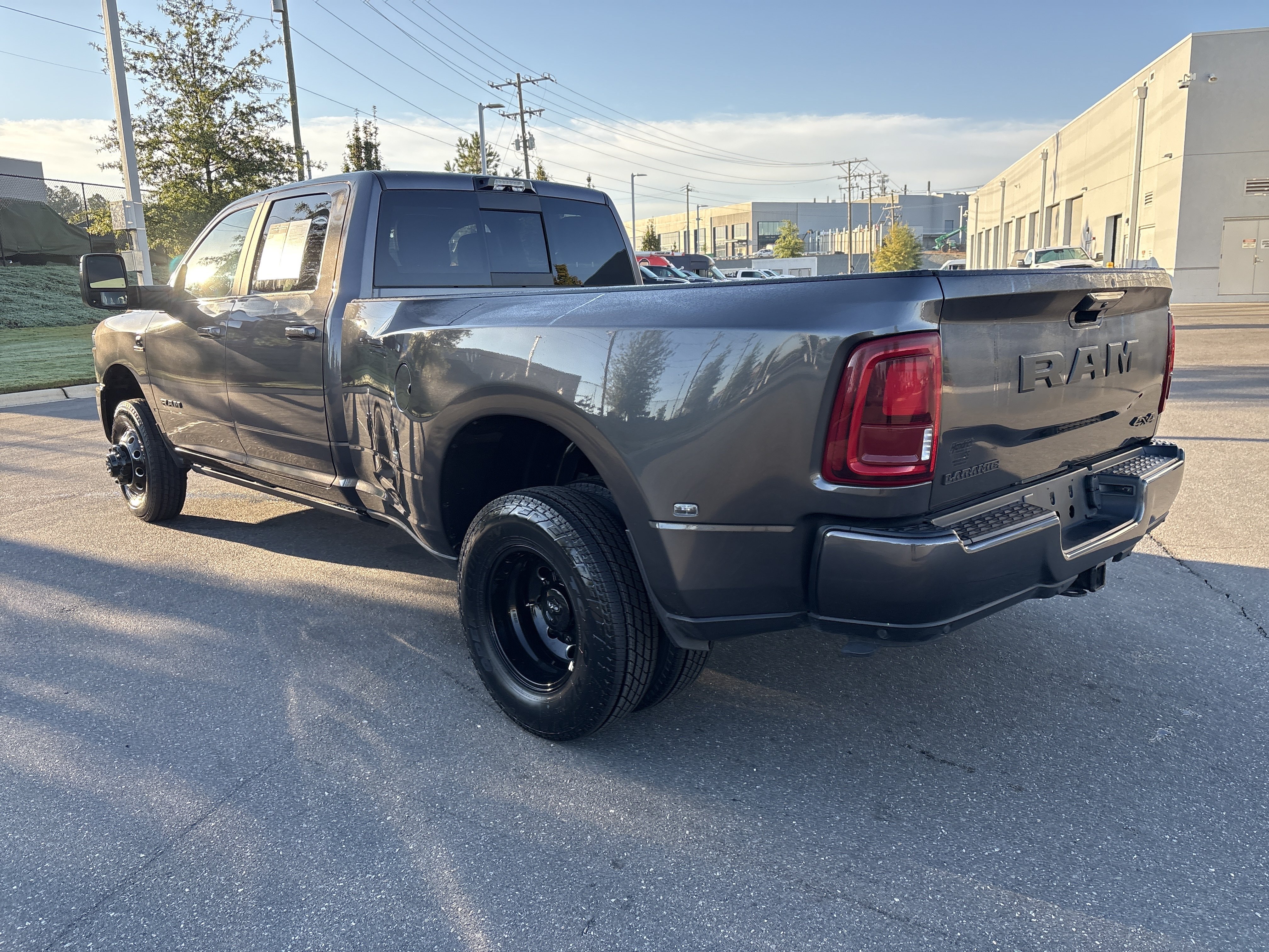 Used 2025 RAM 3500 Laramie AWD/4WD image 7