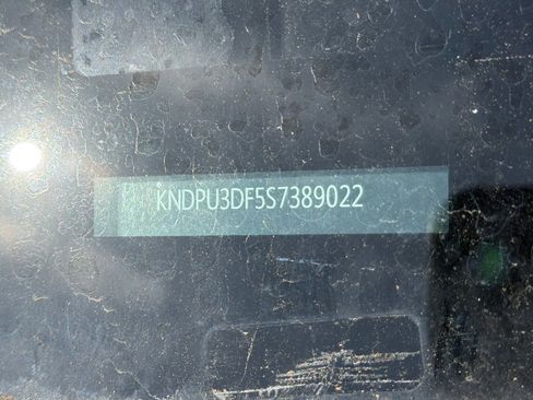 Used 2025 Kia Sportage LX image 3