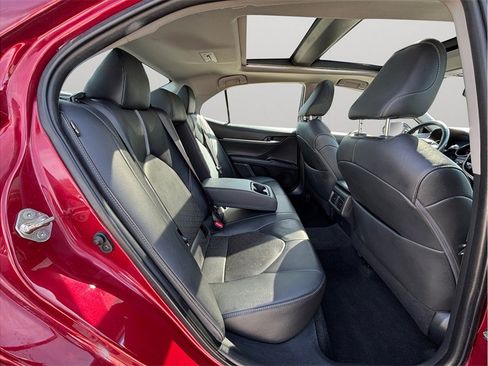Used 2018 Toyota Camry XSE FWD image 38