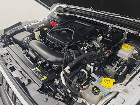 Used 2025 Jeep Wrangler Unlimited Rubicon image 39