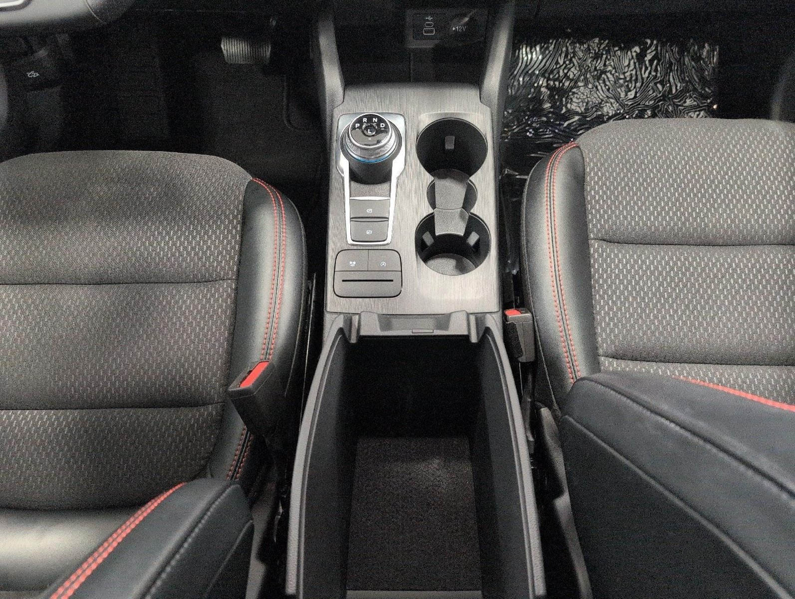 Used 2025 Ford Escape ST-Line AWD/4WD image 18
