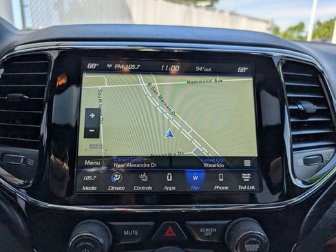 Used 2022 Jeep Grand Cherokee Laredo X AWD/4WD image 6