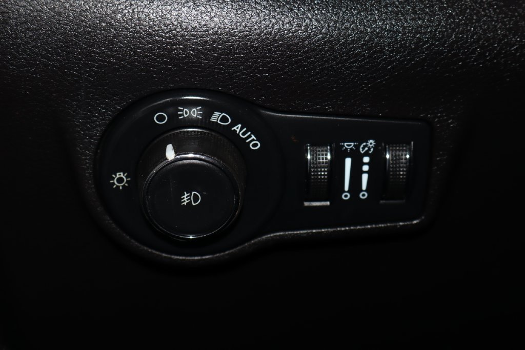 Used 2023 Jeep Compass Limited AWD/4WD image 20