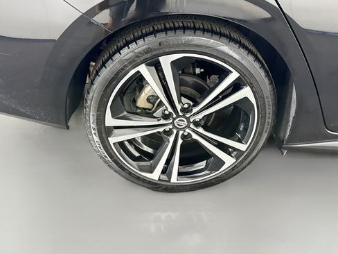 Used 2021 Nissan Sentra SR FWD image 33