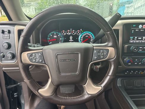 Used 2018 GMC Sierra 1500 Denali w/ Denali Ultimate Package AWD/4WD image 16