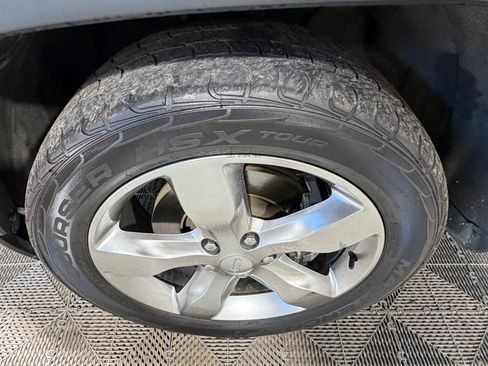 Used 2012 Jeep Grand Cherokee Overland AWD/4WD image 25
