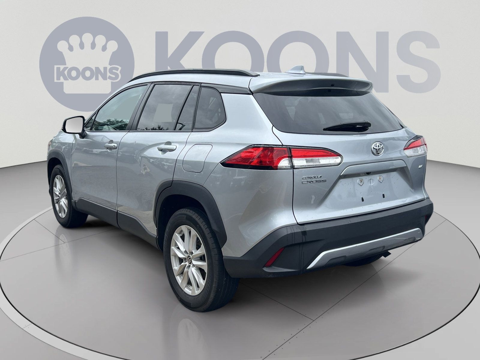 Used 2022 Toyota Corolla Cross LE FWD image 4