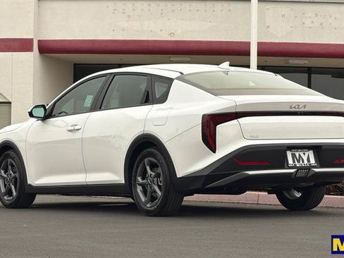 Used 2025 Kia K4 FWD image 6