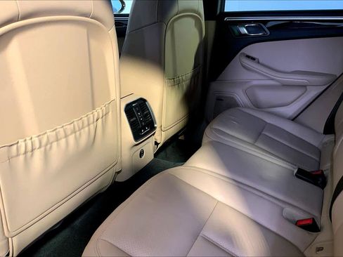 Used 2024 Porsche Macan Turbo image 37