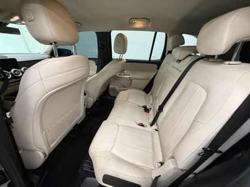 Used 2020 Mercedes-Benz GLB 250 w/ Premium Package image 16