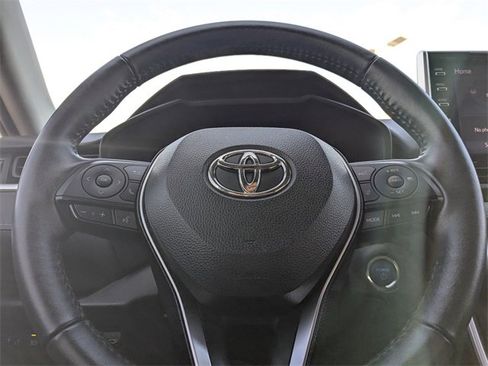 Used 2022 Toyota RAV4 XLE image 24