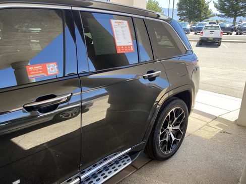 Used 2023 Jeep Grand Cherokee Summit AWD/4WD image 62