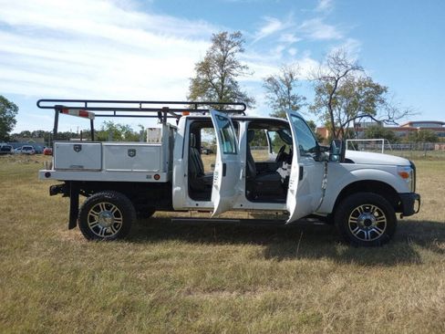Used 2011 Ford F350 XL w/ Camper Pkg image 31